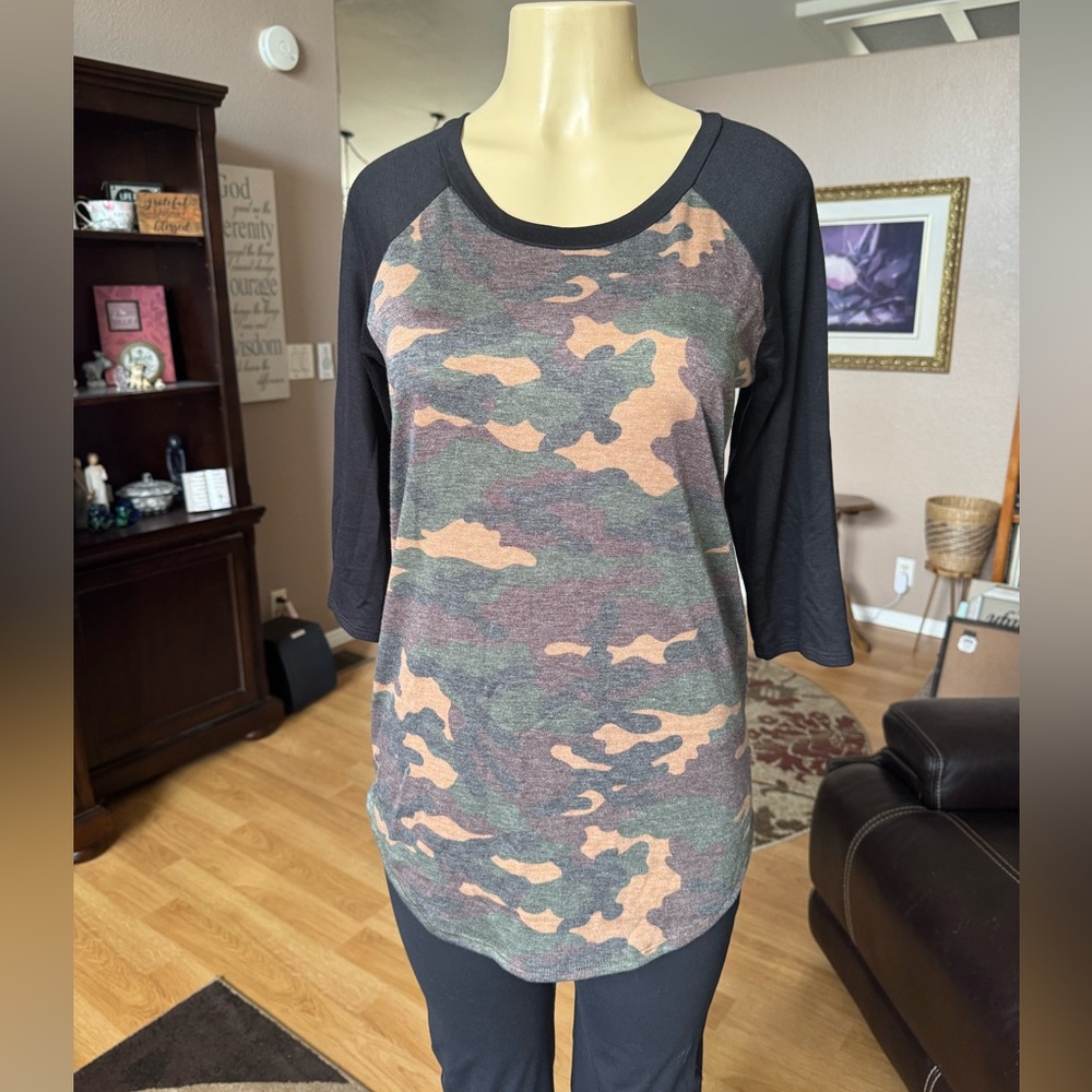 Acting Pro camo raglan sleeves 3/4 sleeves top-size M